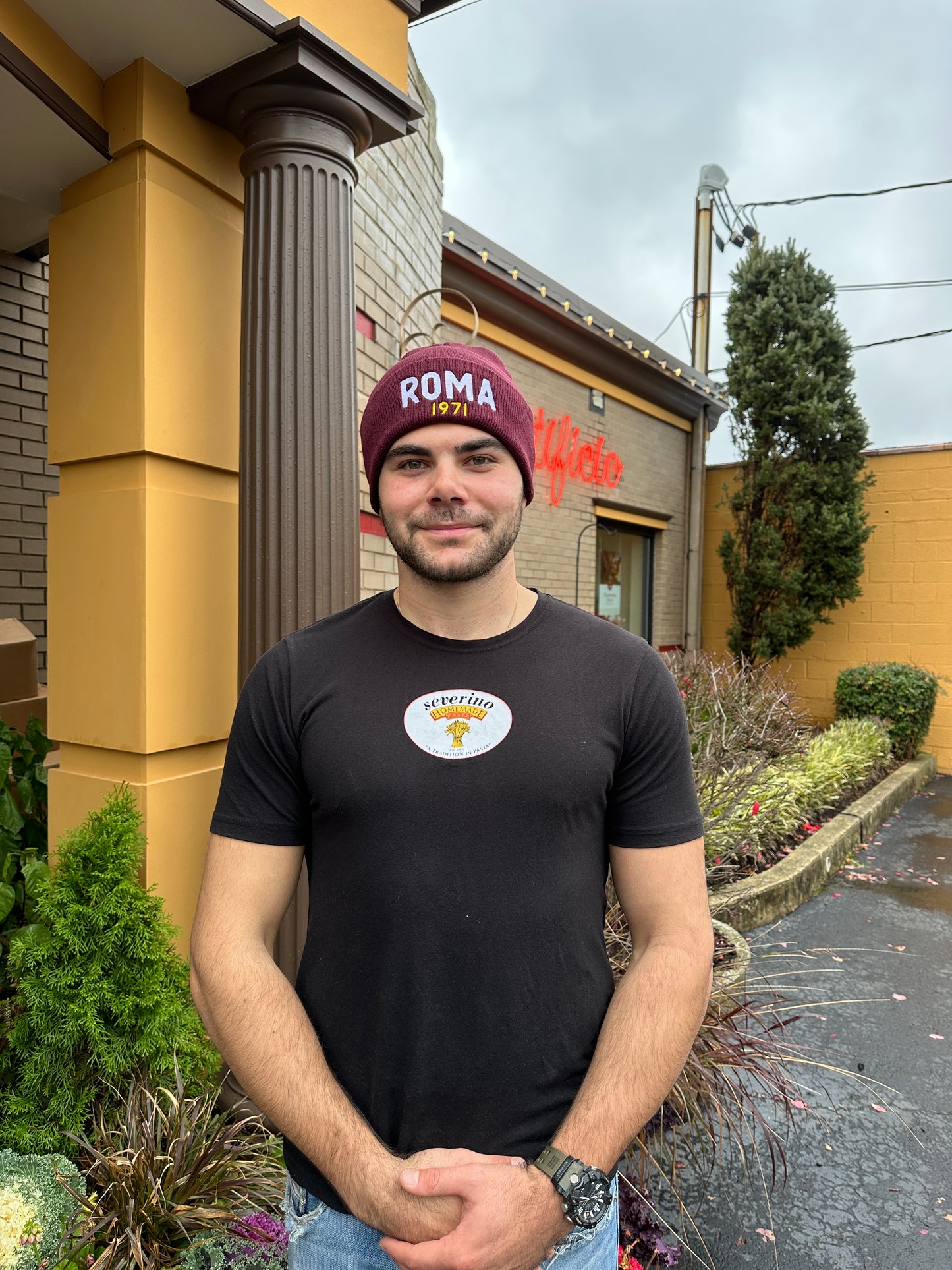 MAROON ROMA BEANIE
