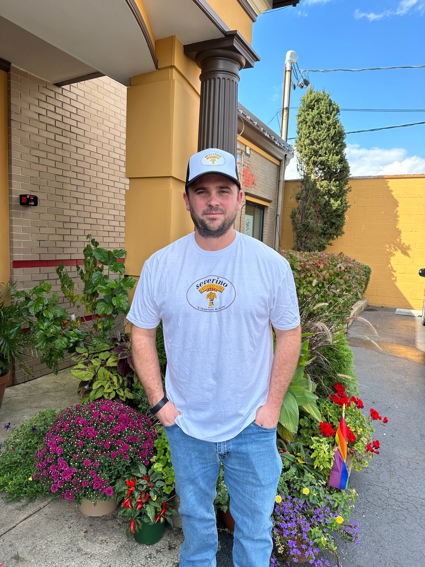 LOGO SHORT SLEEVE TSHIRT- WHITE