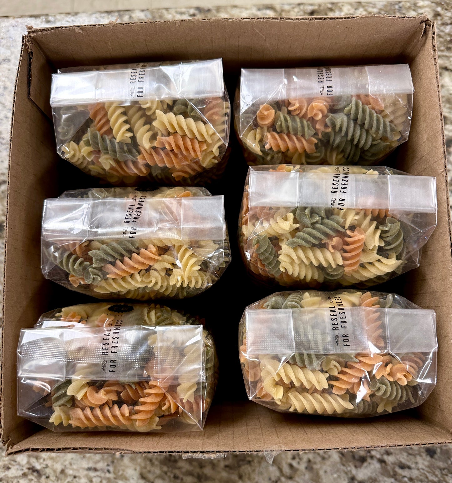 TRI-COLOR FUSILLI BUNDLE